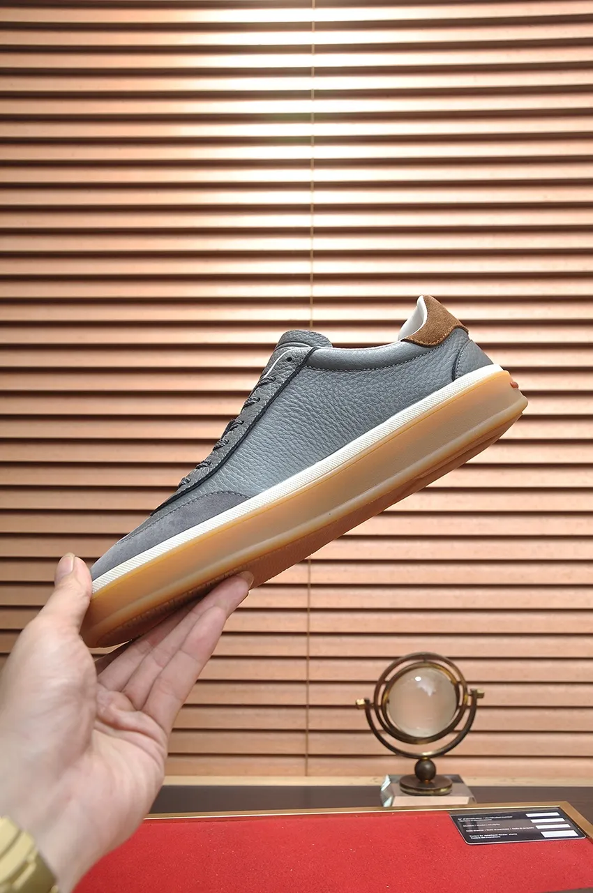 Men's men's shoes 💰540💶【𝐥𝐨𝐫𝐨 𝐏𝐢𝐚𝐧𝐚】lp classic loafers, an Italian treasure brand, the only brand that can match Hermès! Only after wearing it do we realize that we cannot let down our feet. The upper is imported cashmere, the lining of water-dyed cowhide ➕ the cowhide feet, the official original glass rubber outsole, and the pendant. Exclusive original packaging (tag ➕ brand paper ➕ outer box ➕ hand bag) code number: 38-45